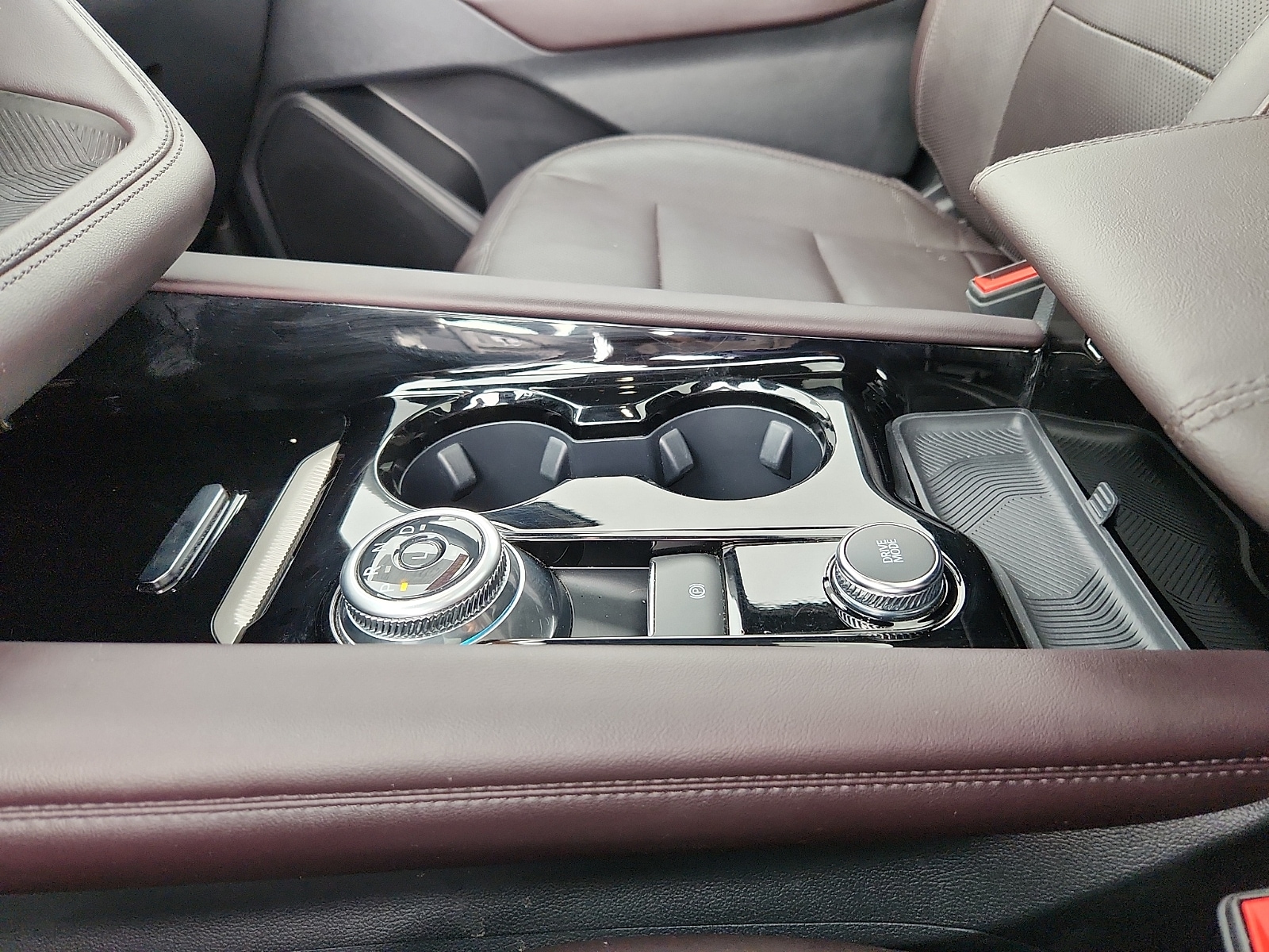 2025 Ford Explorer Platinum - Photo 20