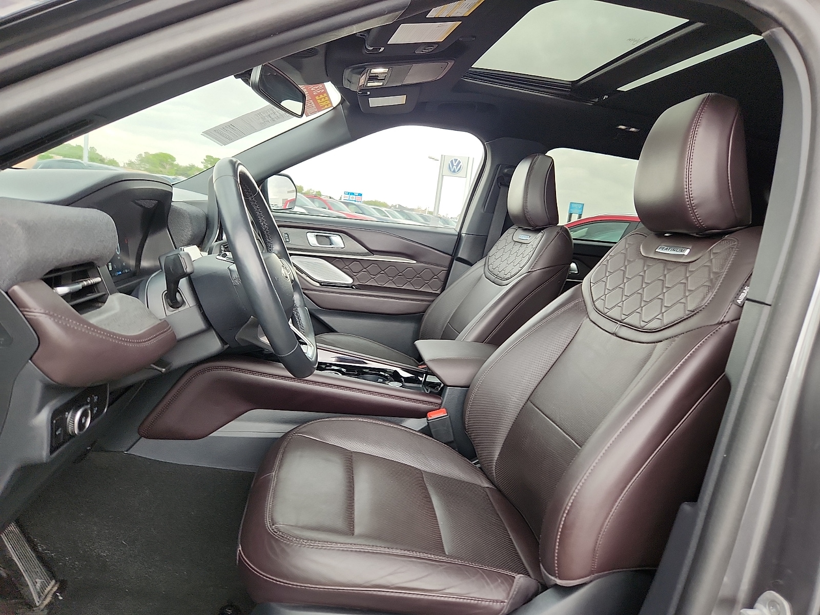 2025 Ford Explorer Platinum - Photo 12