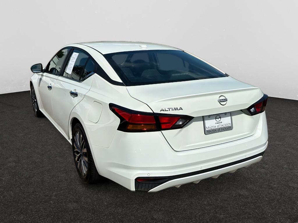Used 2025 Nissan Altima SV Sedan