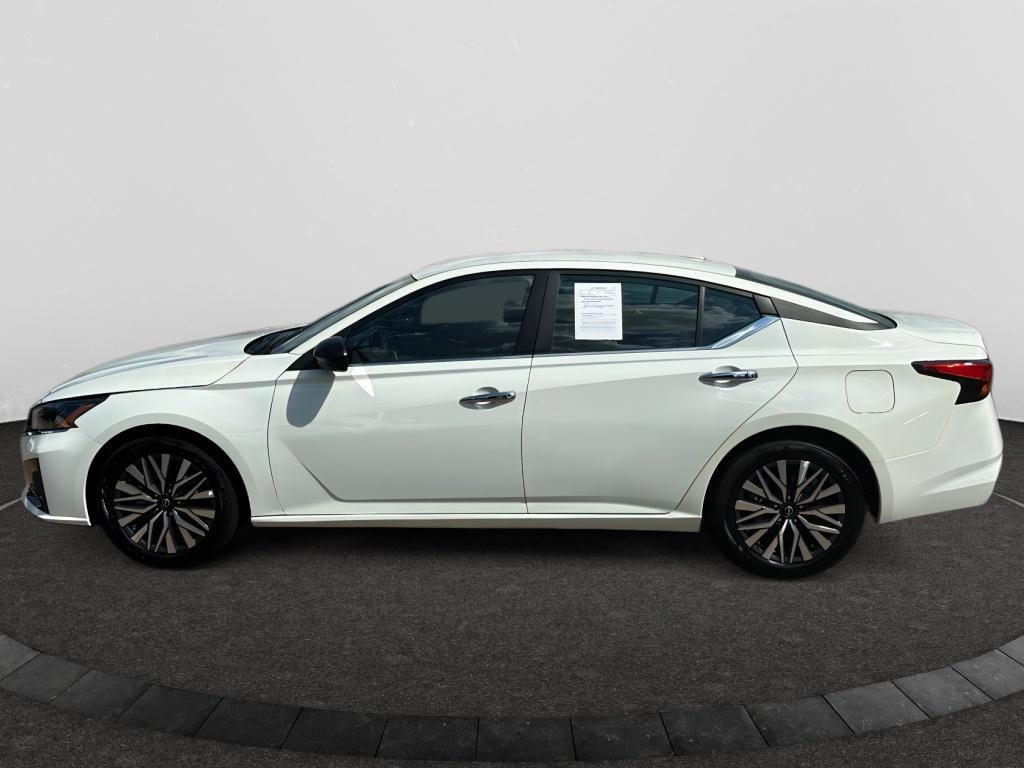 Used 2025 Nissan Altima SV Sedan