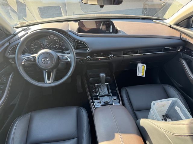 2025 Mazda CX-30 Premium - Photo 10
