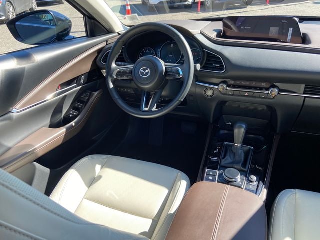 2025 Mazda CX-30 Premium - Photo 12