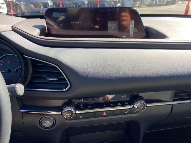 2025 Mazda CX-30 Premium - Photo 18