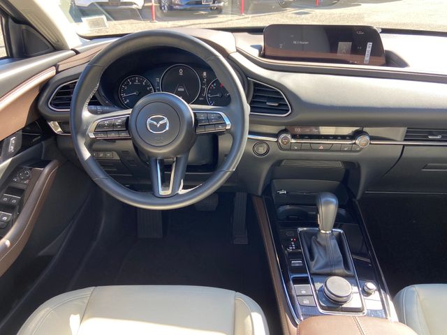 2025 Mazda CX-30 Premium - Photo 11