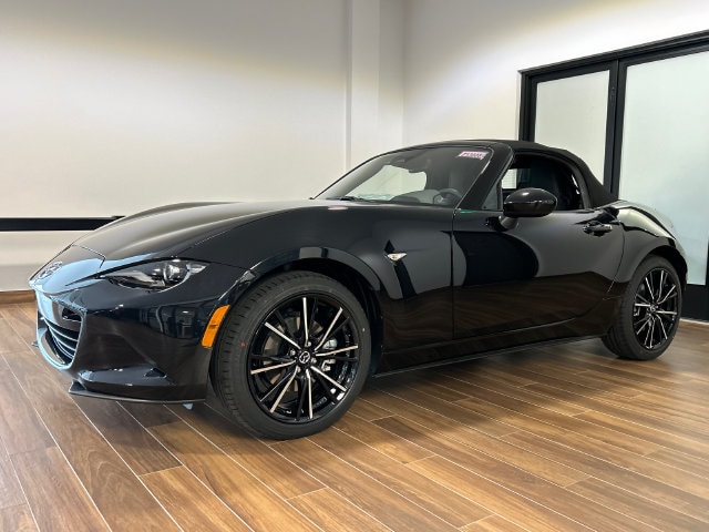 2026 Mazda MX-5 Miata Grand Touring - Photo 4