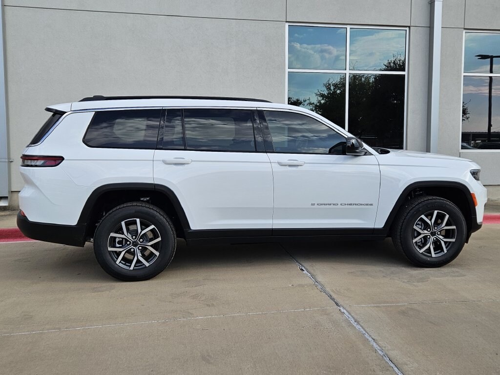 New 2027 Jeep Grand Cherokee L L LAREDO 4X2 Sport Utility