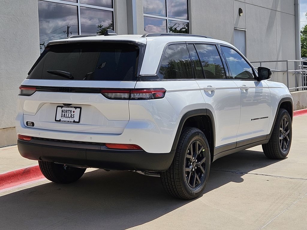 New 2026 Jeep Grand Cherokee LAREDO ALTITUDE 4X2 Sport Utility