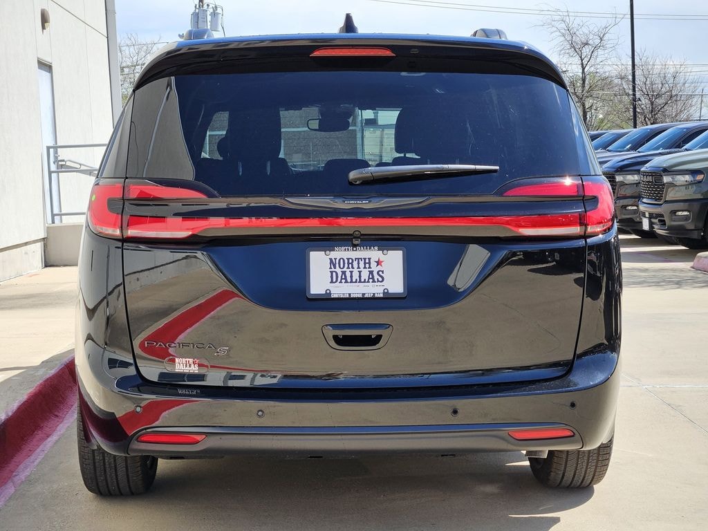 New 2026 Chrysler Pacifica SELECT Passenger Van