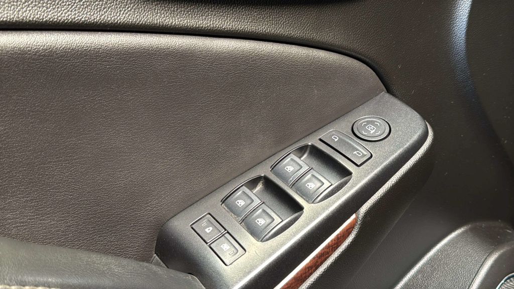 2020 GMC Yukon SLE - Photo 20