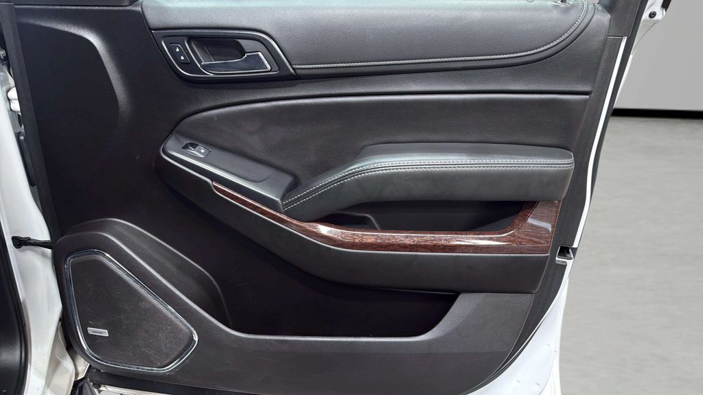 2020 GMC Yukon SLE - Photo 8