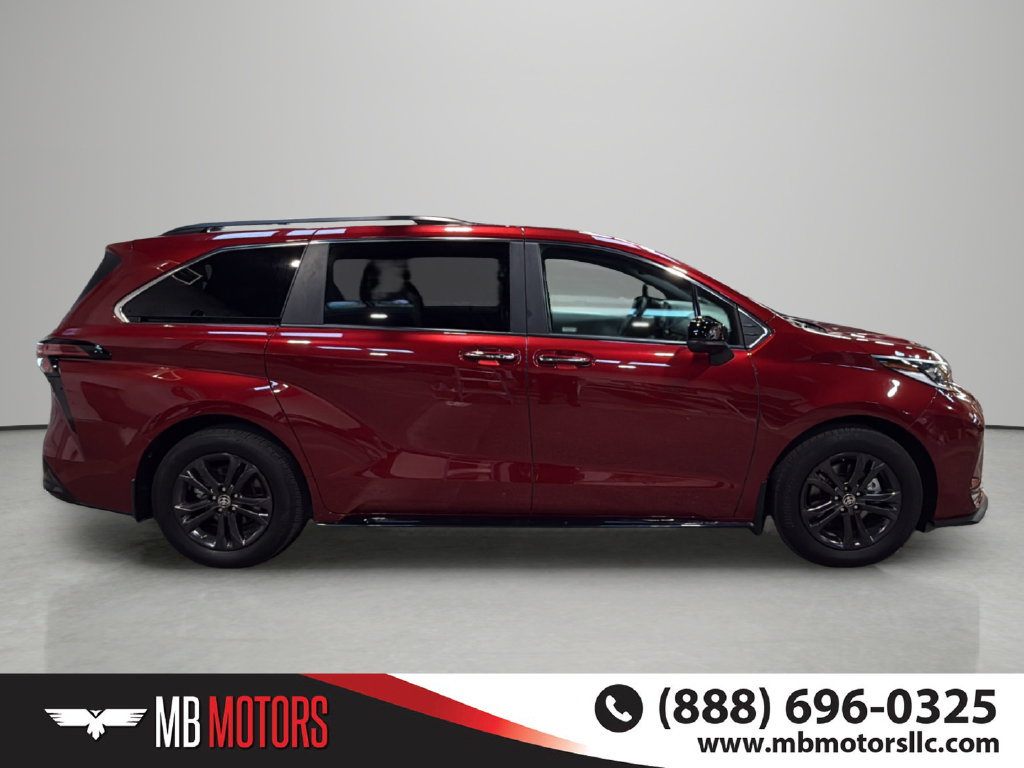 Used 2024 Toyota Sienna XSE Minivan/Van