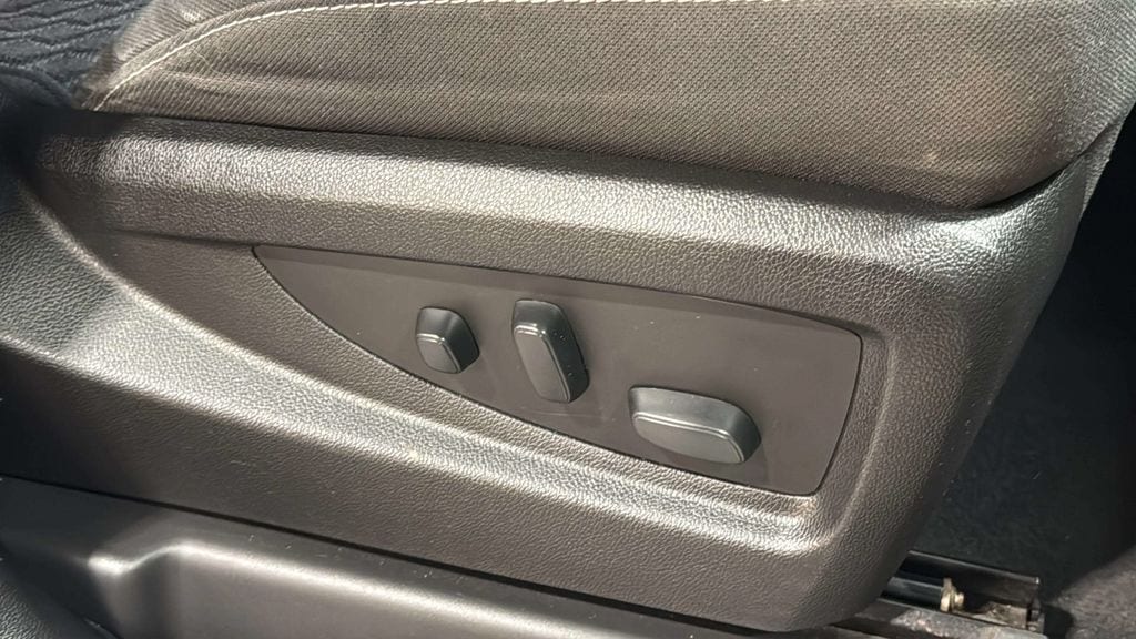 2020 GMC Yukon SLE - Photo 10