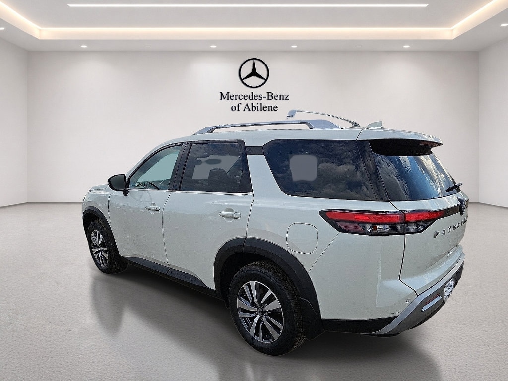 Used 2024 Nissan Pathfinder SL SUV
