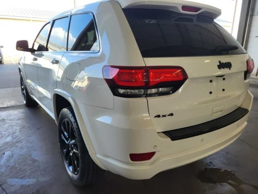Used 2018 Jeep Grand Cherokee Laredo 4x4 SUV