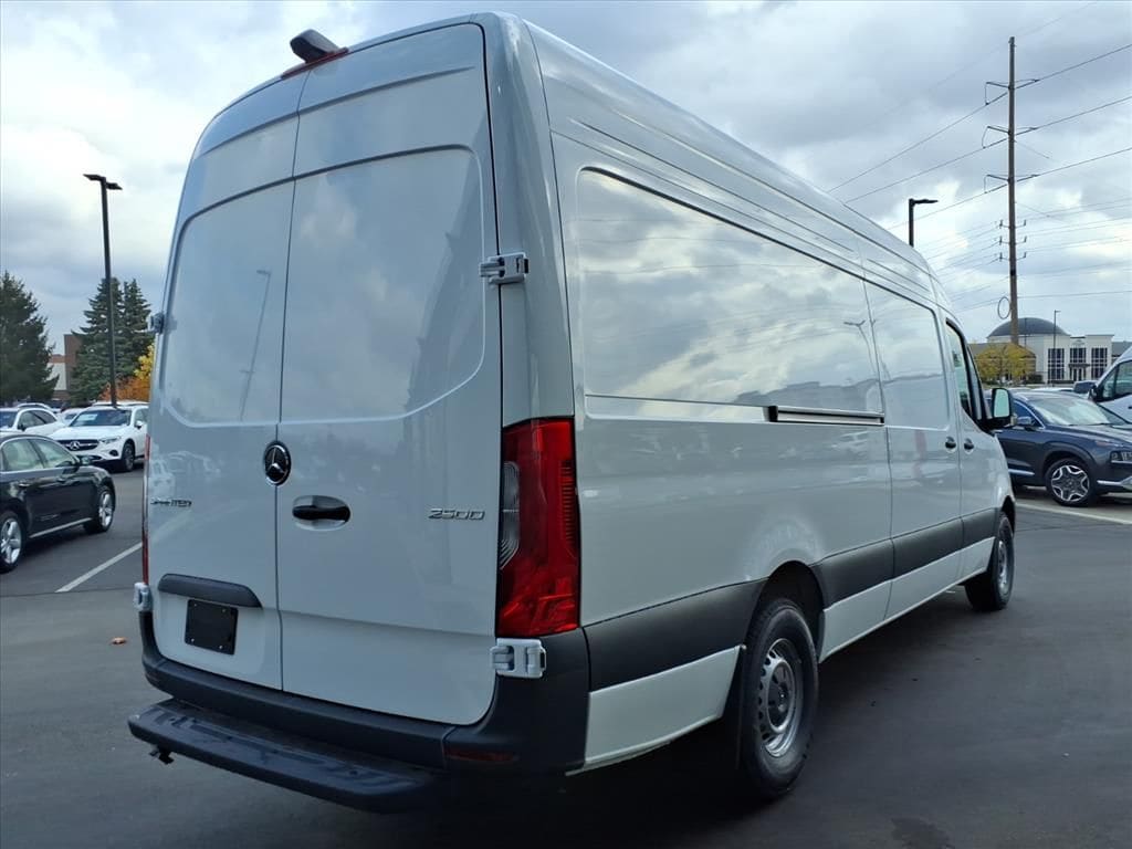 2026 Mercedes-Benz Sprinter Cargo Van Base - Photo 6