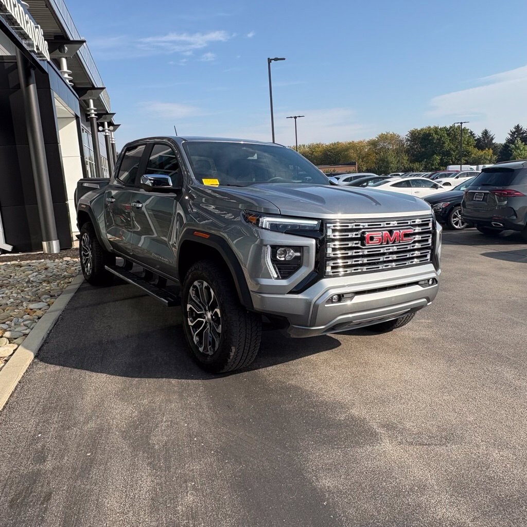 Used 2025 GMC Canyon Denali Truck Crew Cab