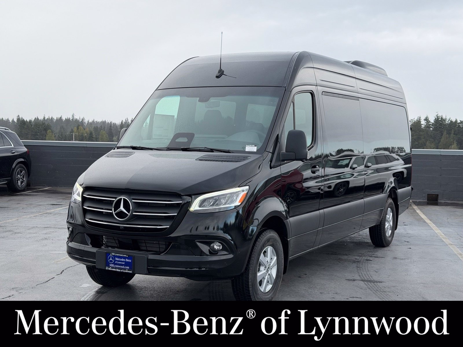 New 2026 Mercedes-Benz Sprinter 2500 Passenger 170 WB Minivan/Van