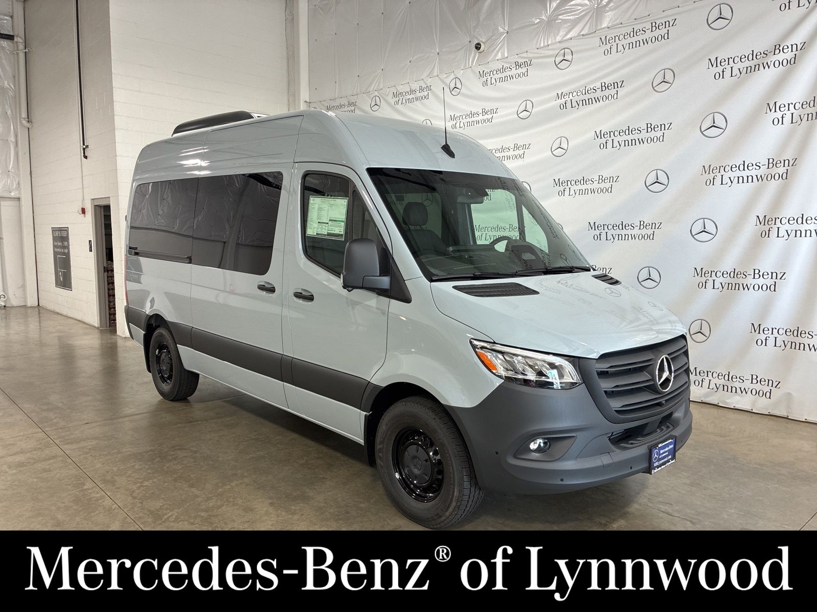 New 2025 Mercedes-Benz Sprinter 2500 Passenger 144 WB Minivan/Van