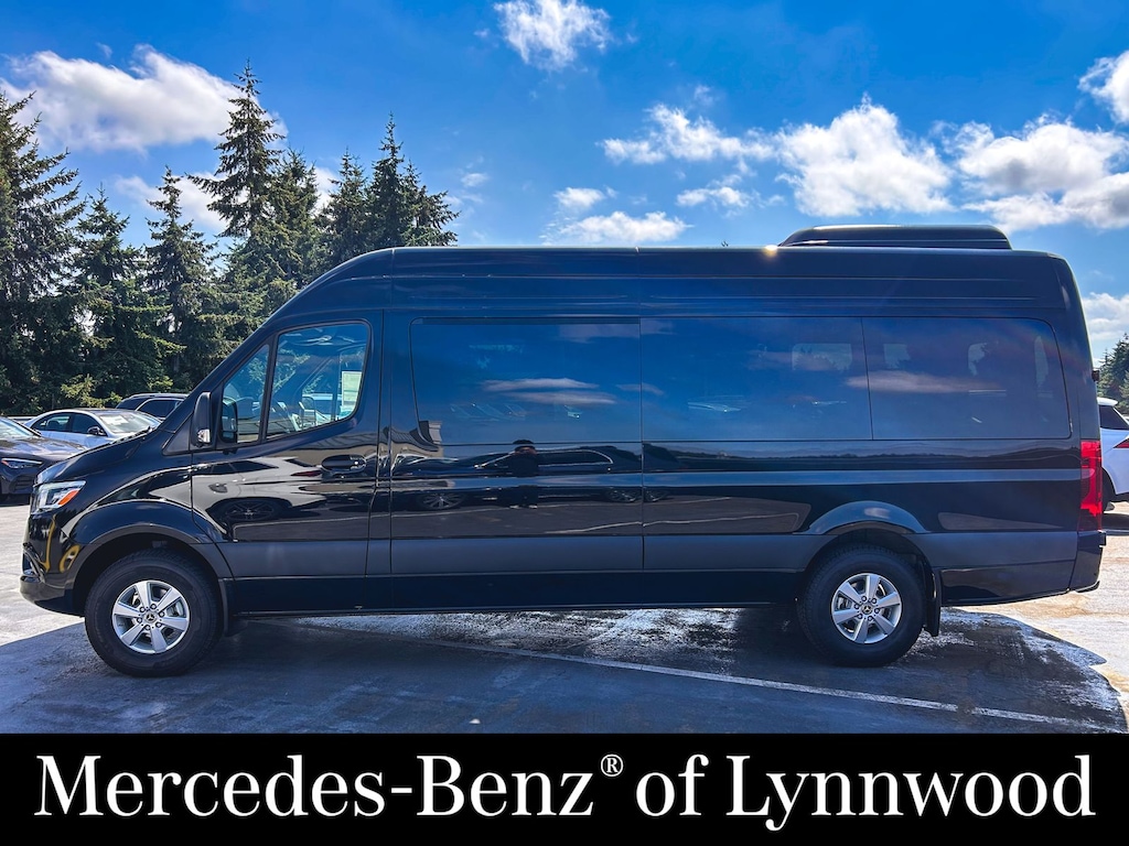 New 2026 Mercedes-Benz Sprinter 2500 Passenger 170 WB Minivan/Van