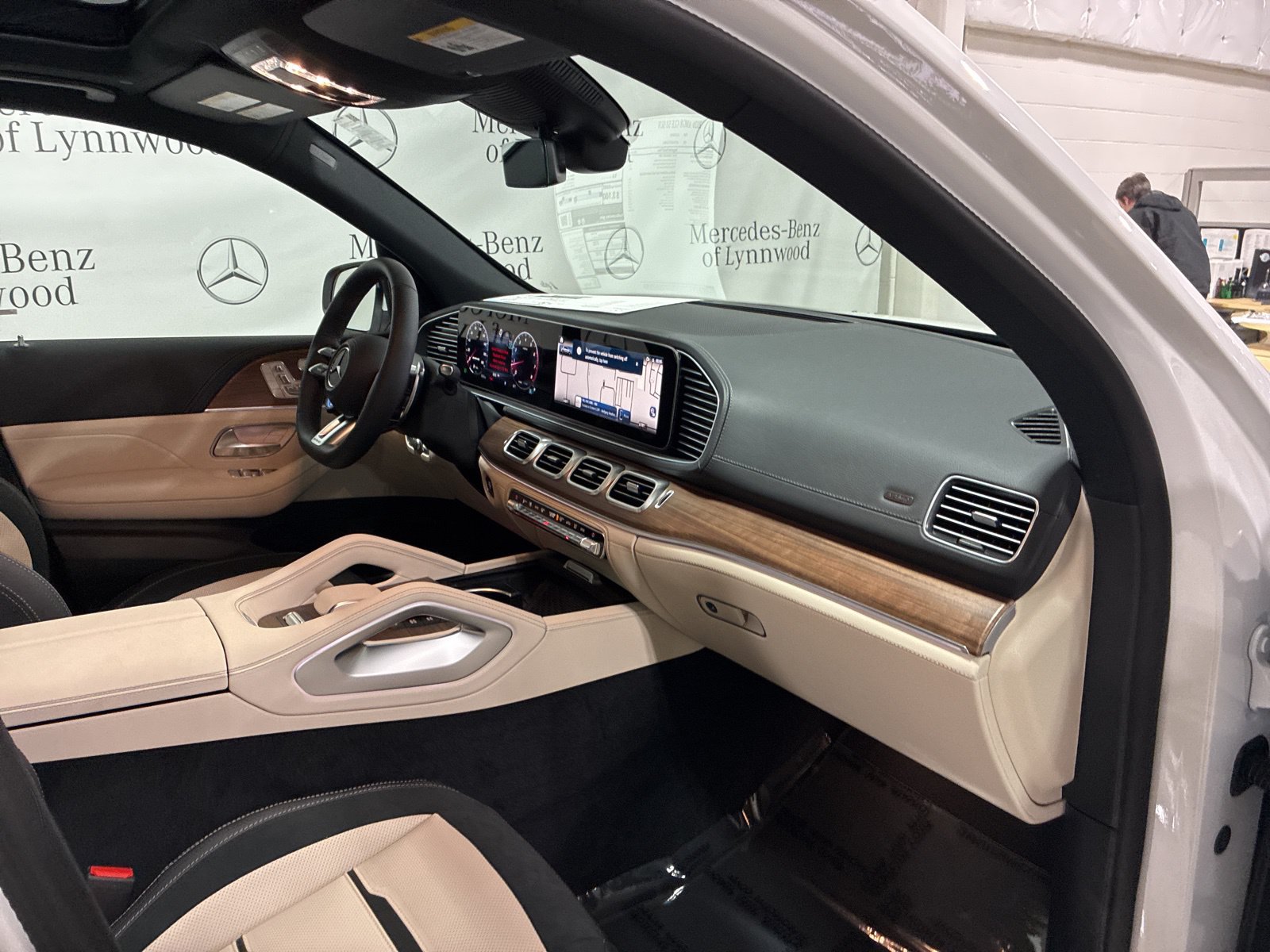 2026 Mercedes-Benz GLE AMG GLE 53 - Photo 17