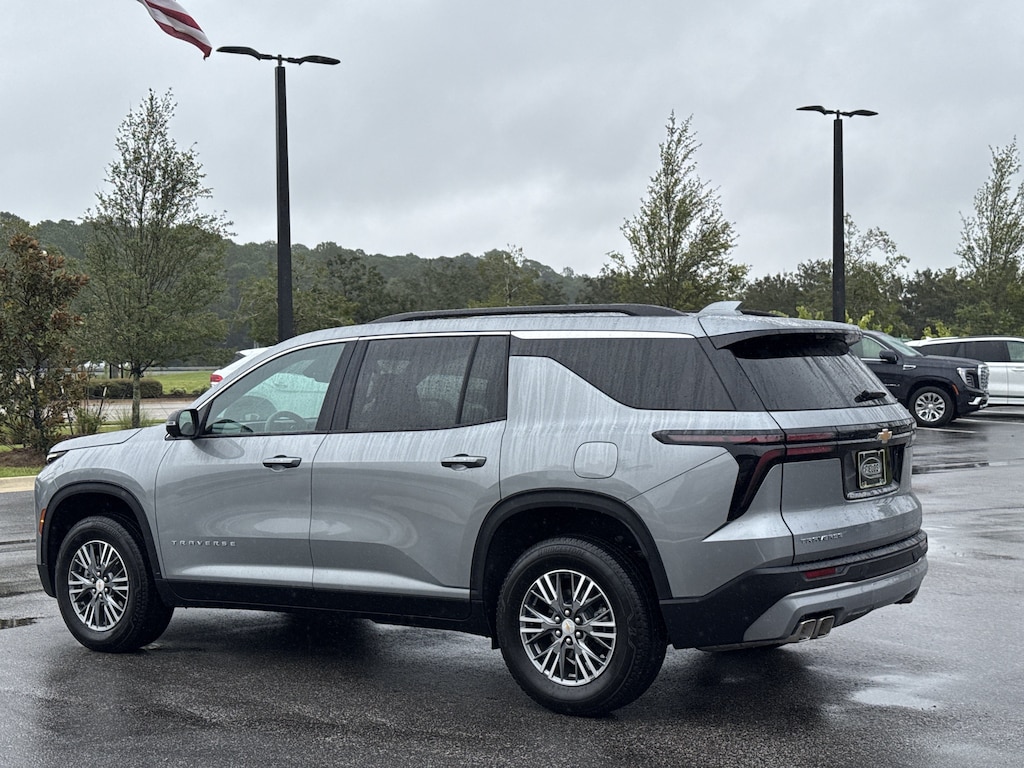 Used 2026 Chevrolet Traverse LT FWD LT w/1LT