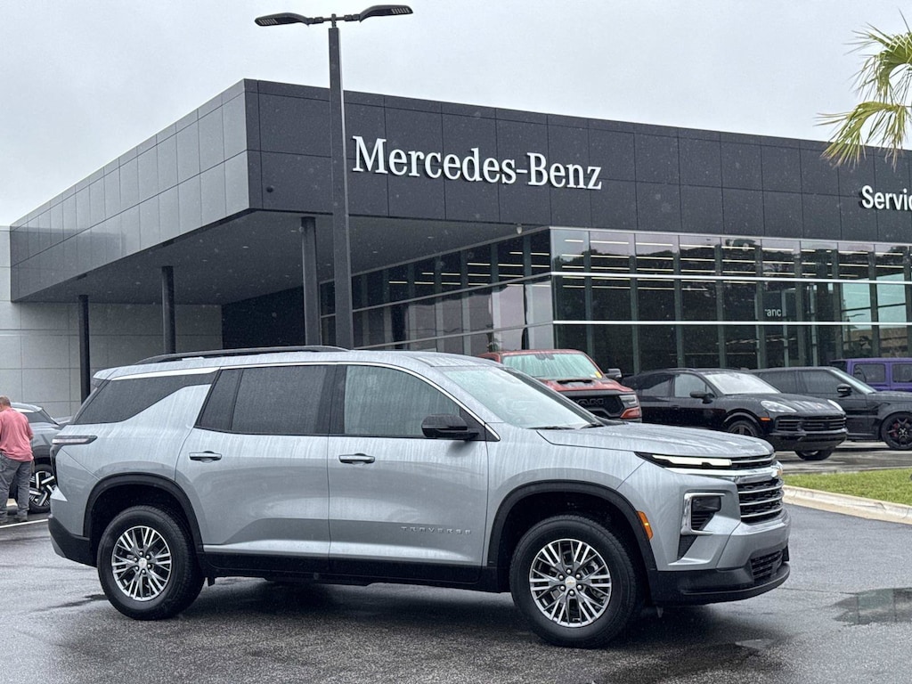 Used 2026 Chevrolet Traverse LT FWD LT w/1LT