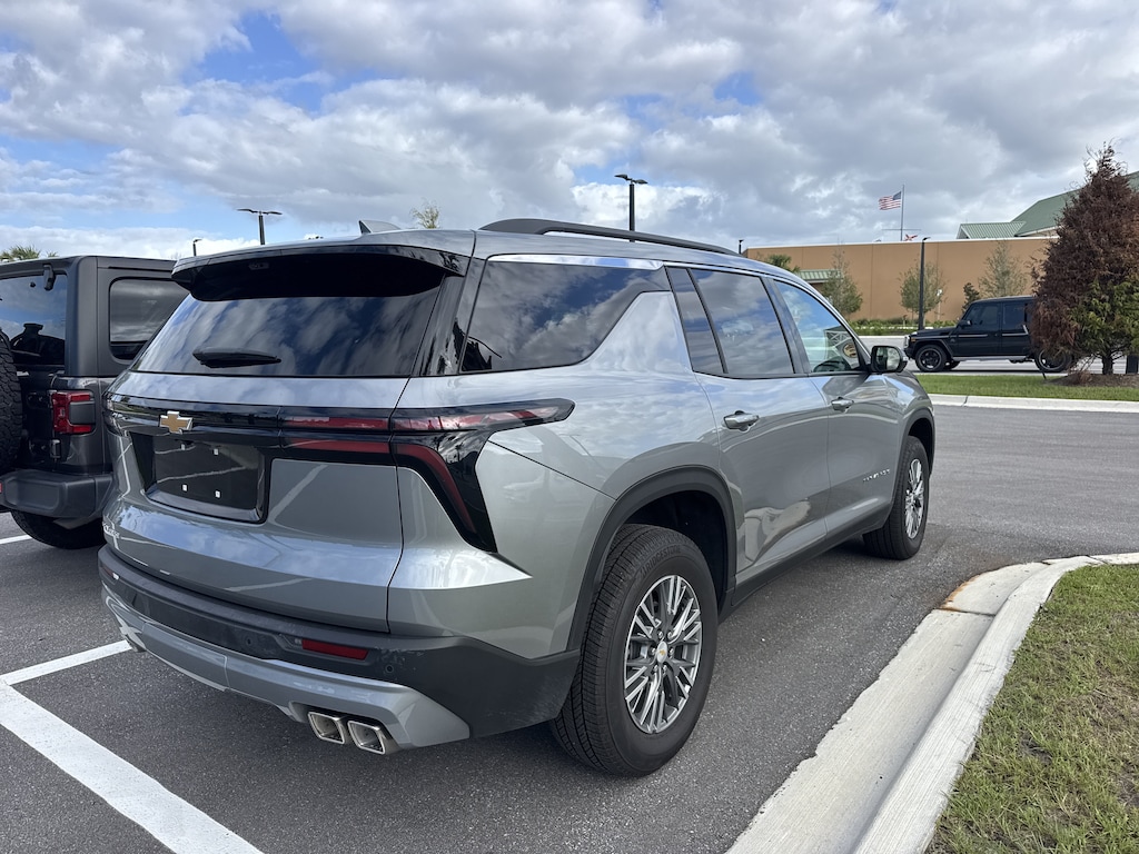 Used 2026 Chevrolet Traverse LT FWD LT w/1LT