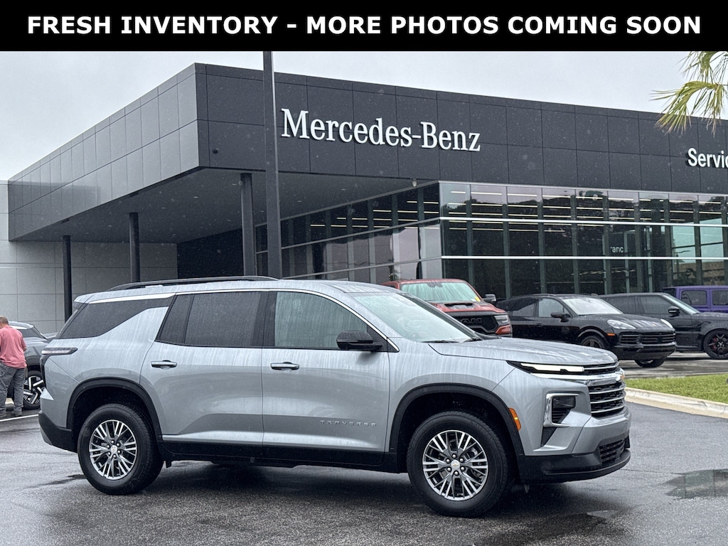 Used 2026 Chevrolet Traverse LT FWD LT w/1LT