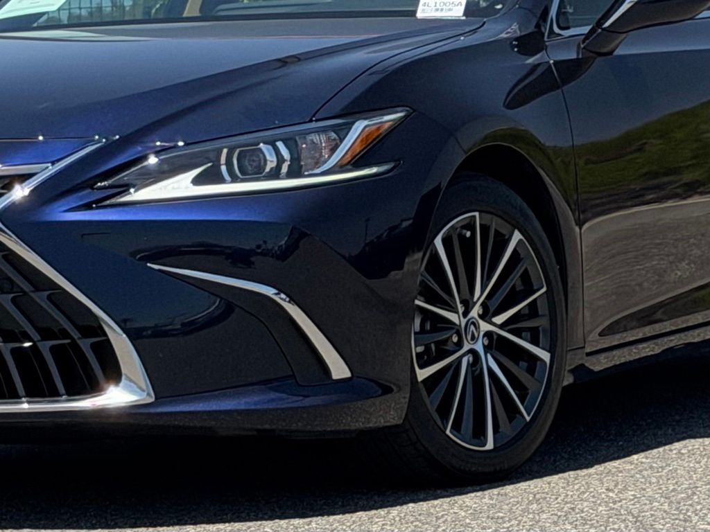 Used 2025 Lexus ES 300h Sedan