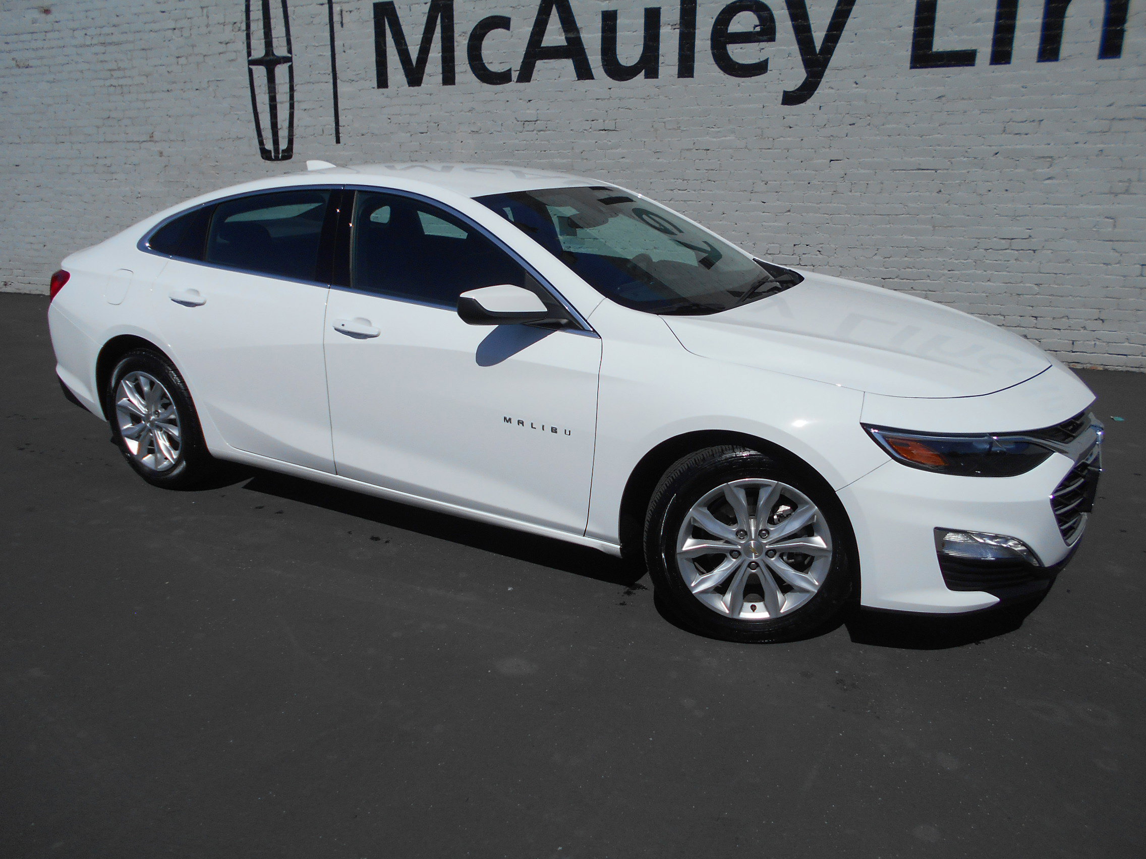 2024 Chevrolet Malibu 1LT - Photo 2