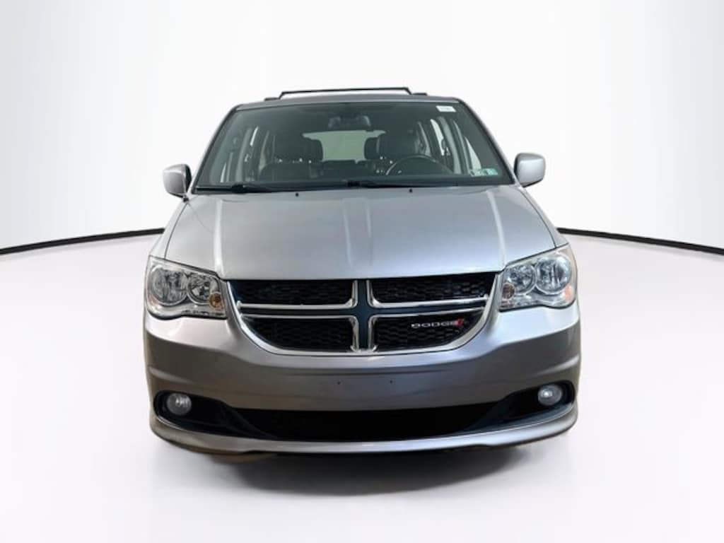 Used 2019 Dodge Grand Caravan SXT Van Passenger Van