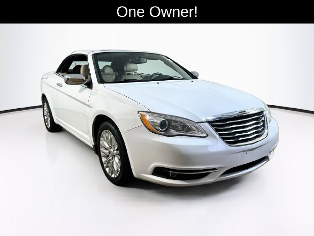 2014 Chrysler 200 Convertible 