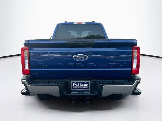 2026 Ford F-350 Super Duty XLT - Photo 6