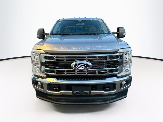 New 2027 Ford F-250 XLT Truck Crew Cab