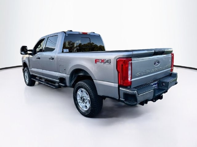 New 2027 Ford F-250 XLT Truck Crew Cab