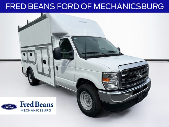 2027 Ford E-350 Cutaway Truck 