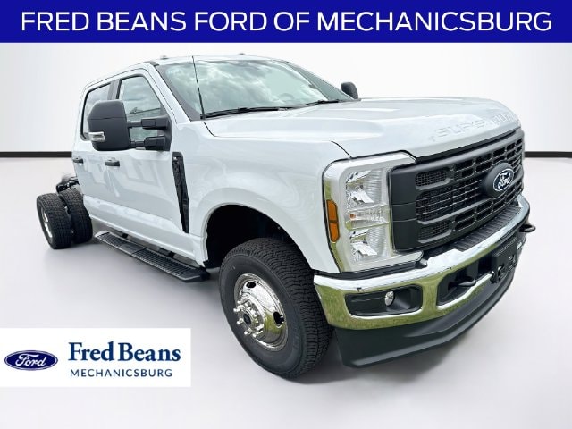 2027 Ford F-350 Chassis Truck Crew Cab 