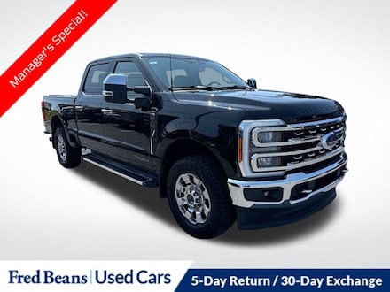 2023 Ford F-250SD Lariat Truck Crew Cab