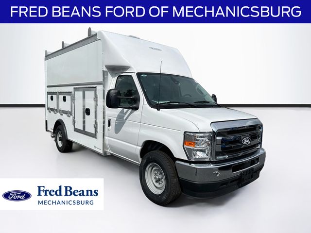 2027 Ford E-350 Cutaway Truck 