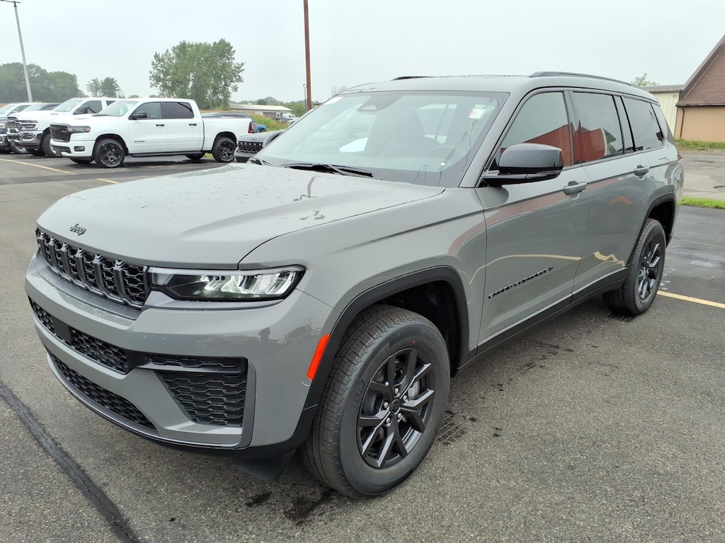New 2027 Jeep Grand Cherokee L LAREDO ALTITUDE 4X4 Sport Utility