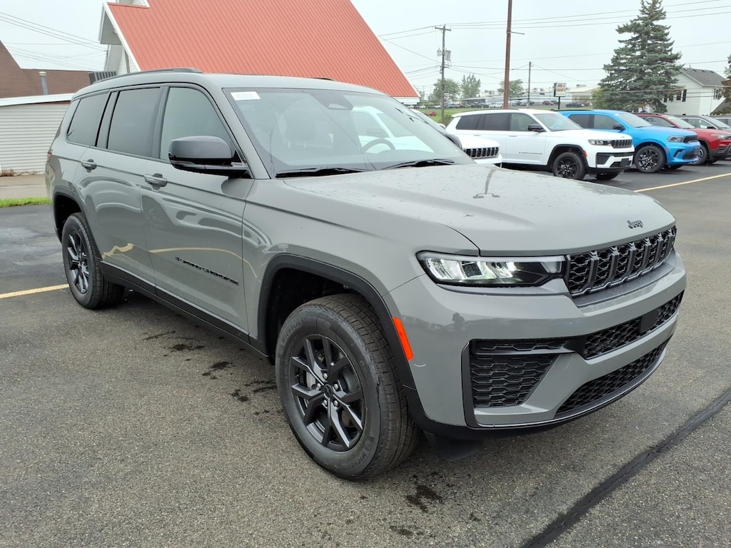 New 2027 Jeep Grand Cherokee L LAREDO ALTITUDE 4X4 Sport Utility