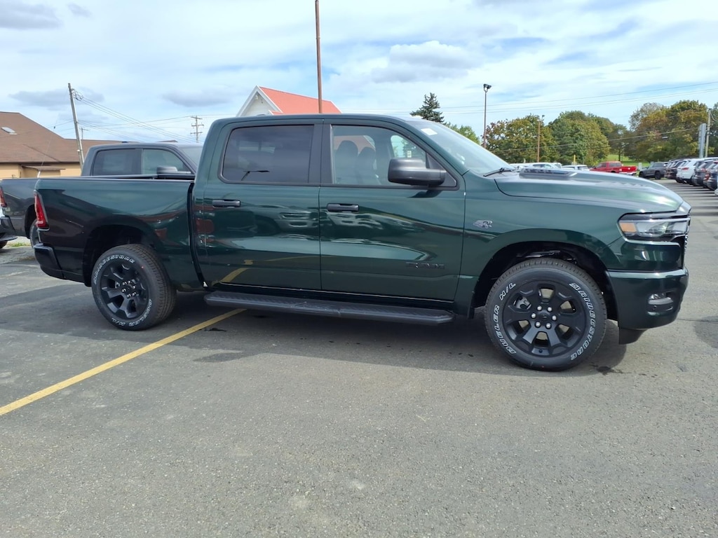 New 2027 Ram 1500 EXPRESS CREW CAB 4X4 5'7 BOX Pickup
