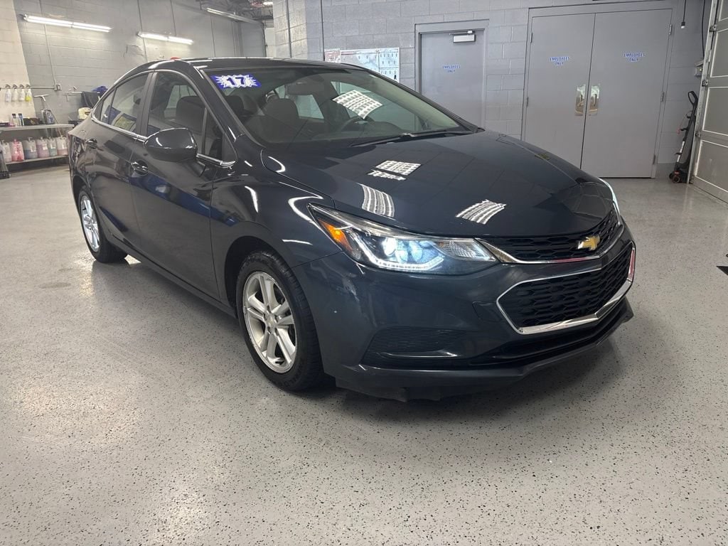Used 2017 Chevrolet Cruze LT Car