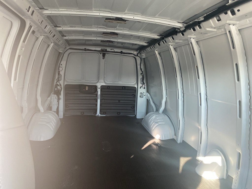 2025 Chevrolet Express Cargo Work Van - Photo 15