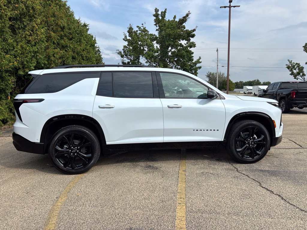 2027 Chevrolet Traverse RS - Photo 8