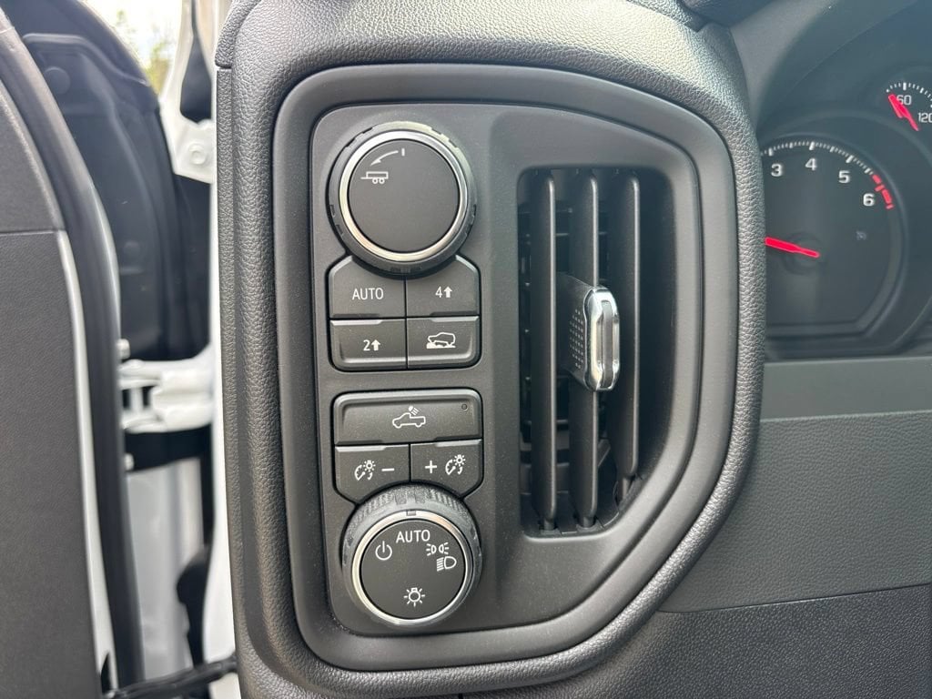 2026 Chevrolet Silverado 1500 Custom - Photo 12