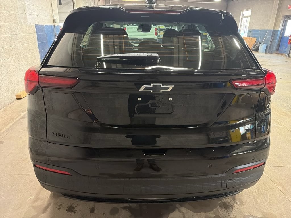 2027 Chevrolet Bolt LT - Photo 6