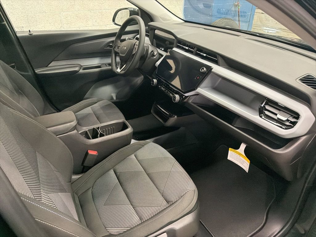 2027 Chevrolet Bolt LT - Photo 18