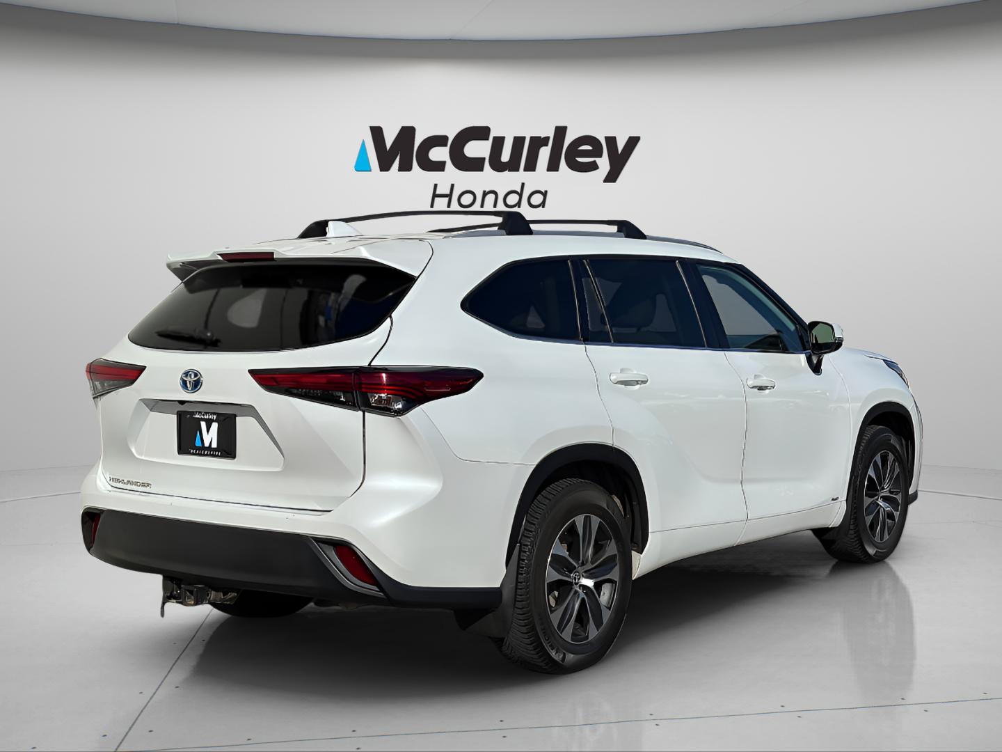 Used 2022 Toyota Highlander Hybrid XLE SUV
