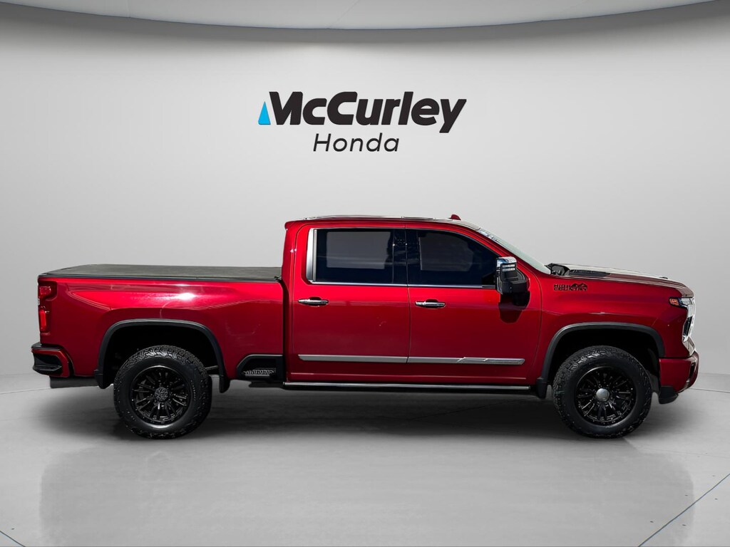 Used 2024 Chevrolet Silverado 2500HD 4WD Crew Cab Standard Bed High Country Truck Crew Cab